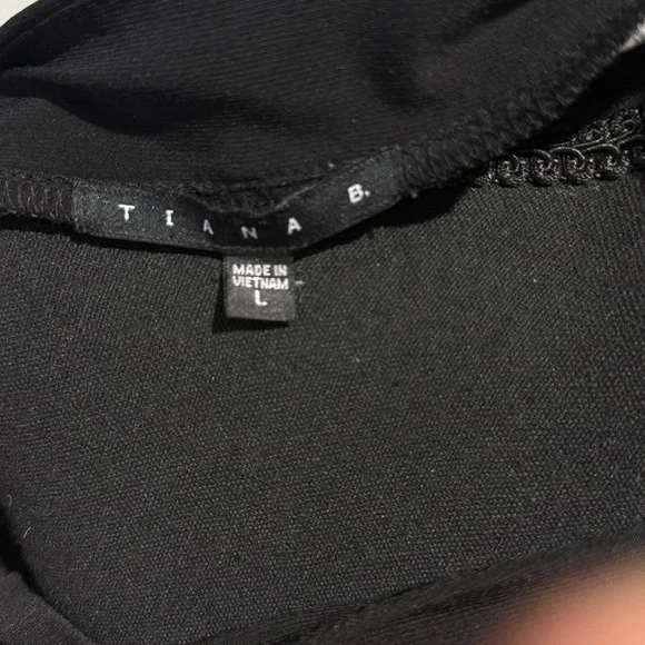 Tiana B. Black and White Swirl Tunic - Picture 2 of 4